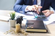 余额宝：货币基金理财产品的特点、风险与机遇解析
