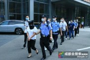 IT男+高材生做平台骗2000多人3000多万，成渝警方联手破股票配资诈骗案
